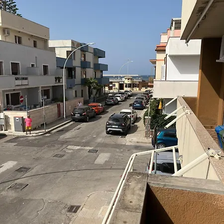 Sanuk House Apartment