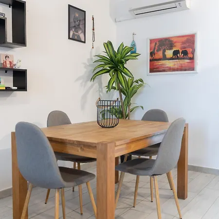 Sanuk House Alghero