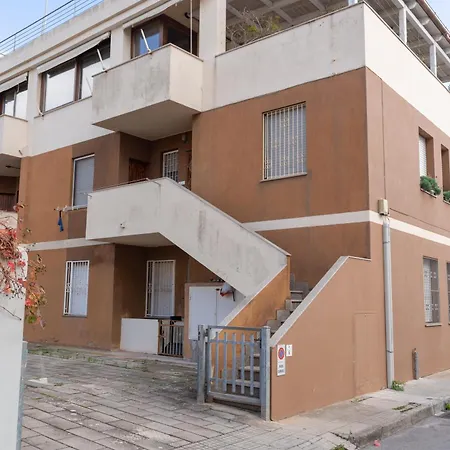 Sanuk House *